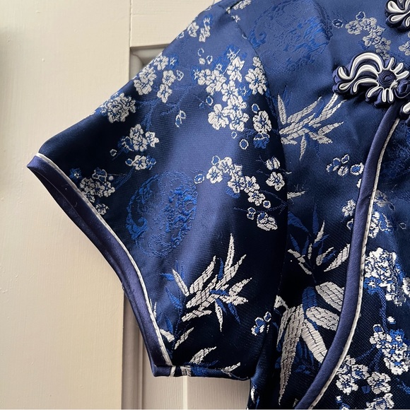 Navy Blue Silk Front Button Floral Print Chinese Short Sleeve Mandarin Collar - Picture 4 of 7
